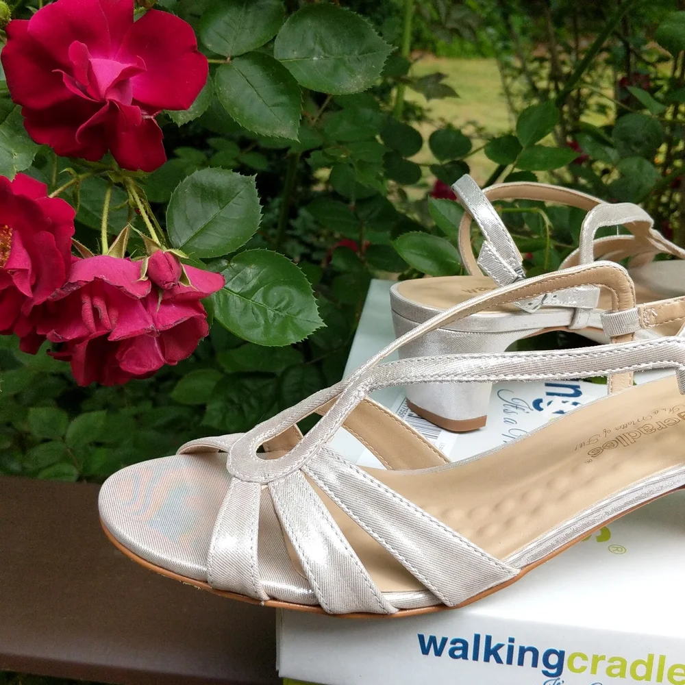 Walking Cradles Leandra Gold Spark